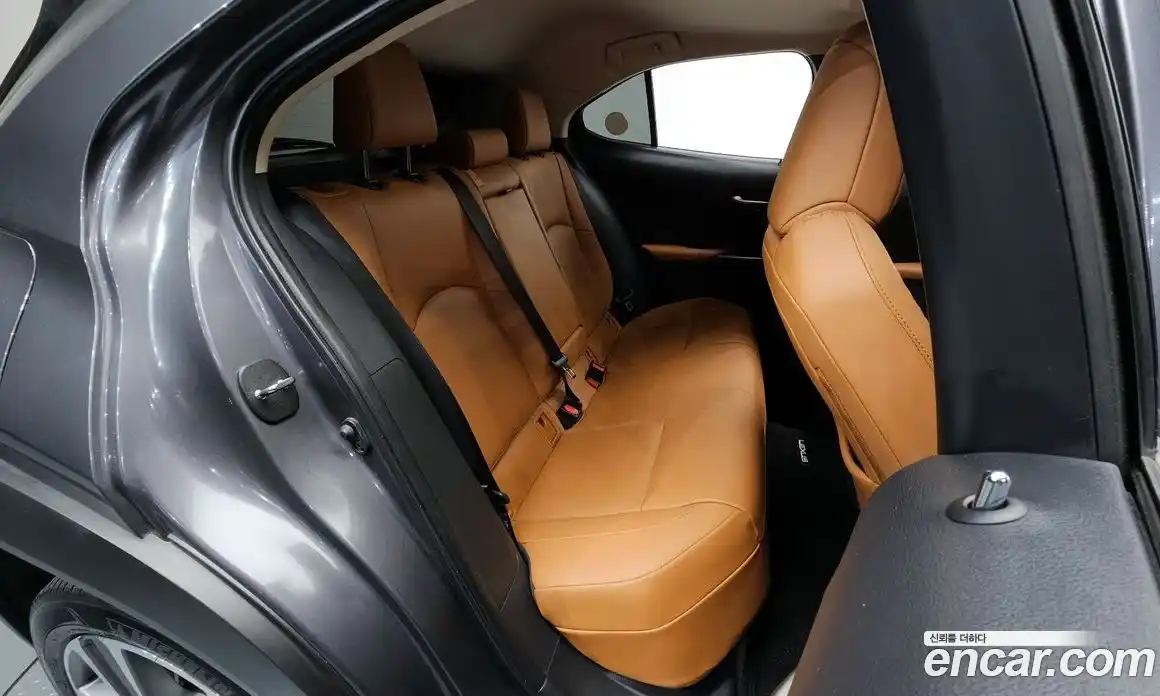 Lexus UX 2022 0.2 Автомат в Москве № 214610, фото 20