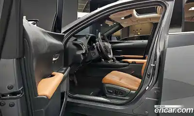 Lexus UX 2022 0.2 Автомат в Москве № 214610, миниатюра 5