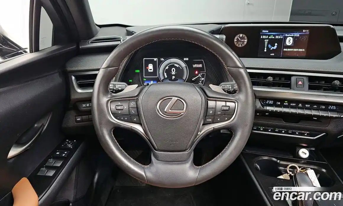 Lexus UX 2022 0.2 Автомат в Москве № 214610, фото 7