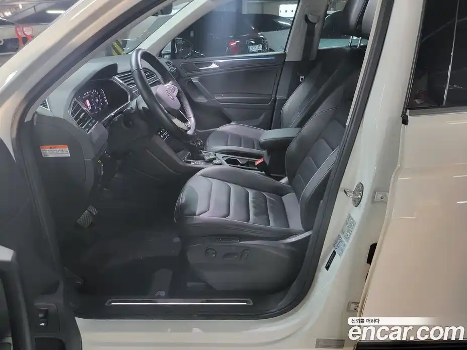 Volkswagen Tiguan 2023 2.0 Автомат в Москве № 214955, фото 11