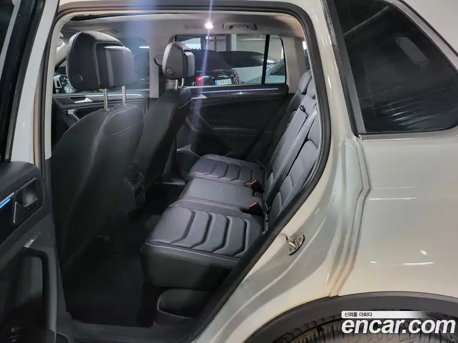 Volkswagen Tiguan 2023 2.0 Автомат в Москве № 214955, фото 12