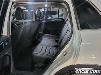 Volkswagen Tiguan 2023 2.0 Автомат в Москве № 214955, миниатюра 12