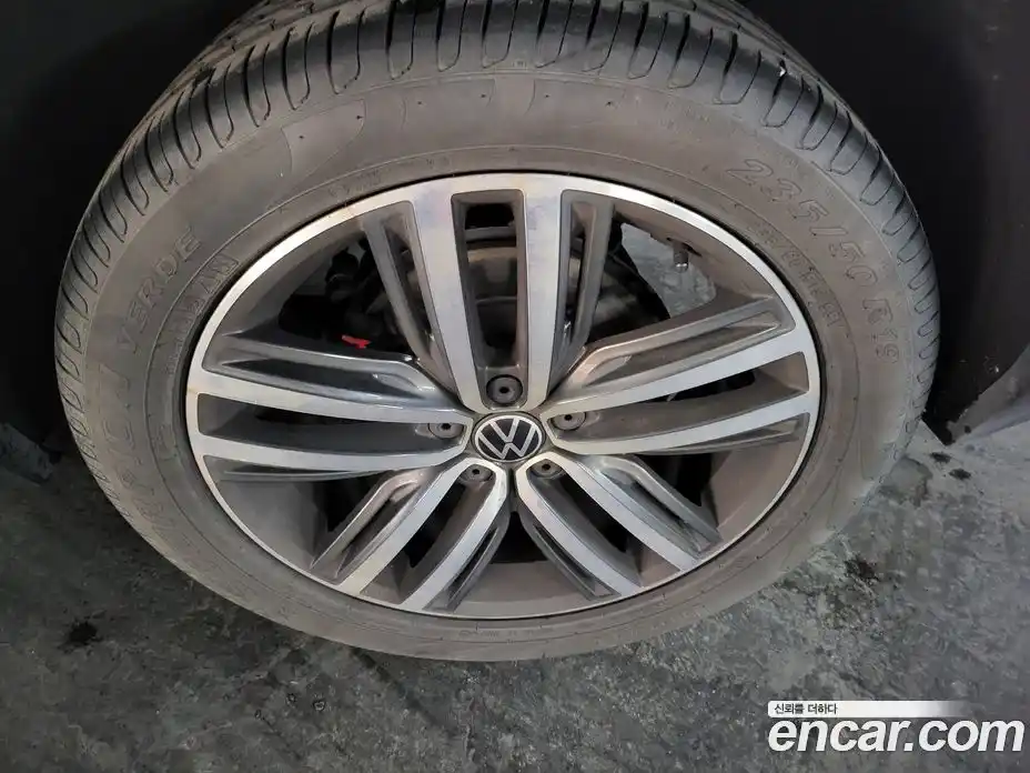 Volkswagen Tiguan 2023 2.0 Автомат в Москве № 214955, фото 19