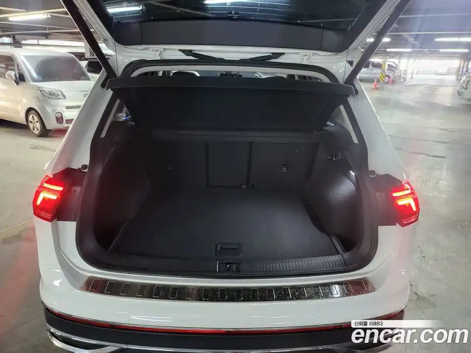 Volkswagen Tiguan 2023 2.0 Автомат в Москве № 214955, фото 20