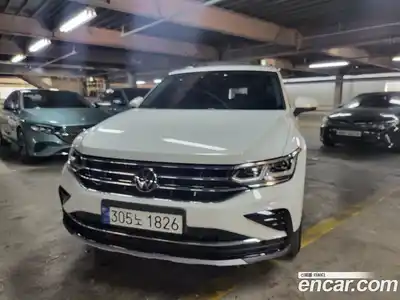 Volkswagen Tiguan 2023 2.0 Автомат в Москве № 214955, миниатюра 3