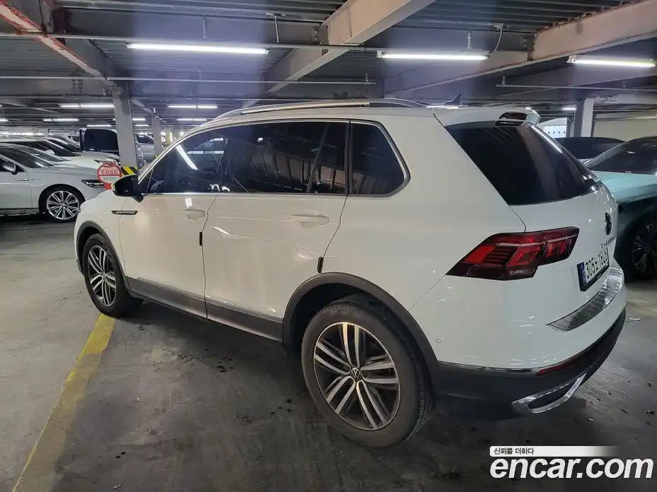 Volkswagen Tiguan 2023 2.0 Автомат в Москве № 214955, фото 5