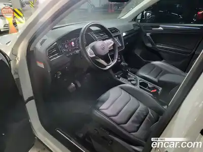 Volkswagen Tiguan 2023 2.0 Автомат в Москве № 214955, миниатюра 6