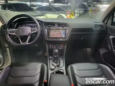 Volkswagen Tiguan 2023 2.0 Автомат в Москве № 214955, миниатюра 7