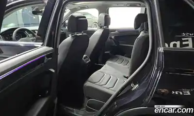 Volkswagen Tiguan 2024 2.0 Автомат в Москве № 214987, миниатюра 11