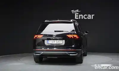 Volkswagen Tiguan 2024 2.0 Автомат в Москве № 214987, миниатюра 4