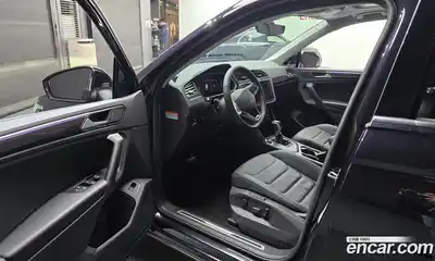 Volkswagen Tiguan 2024 2.0 Автомат в Москве № 214987, миниатюра 10