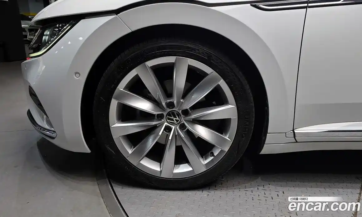 Volkswagen Arteon 2022 2.0 Автомат в Москве № 214990, фото 9