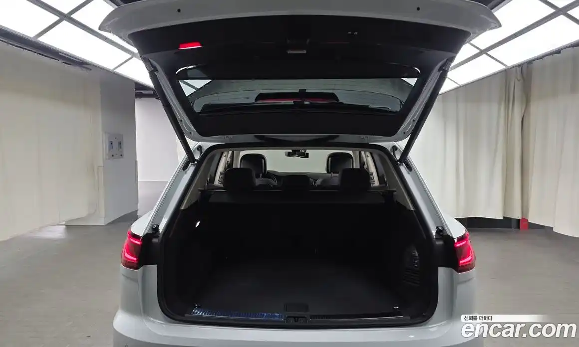 Volkswagen Touareg 2022 3.0 Автомат в Москве № 215174, фото 17