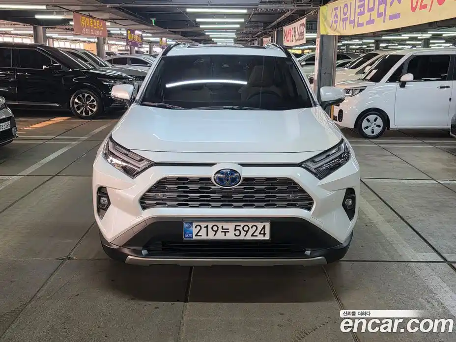 Toyota RAV4 2024 2.5 Автомат в Москве № 215625, фото 18
