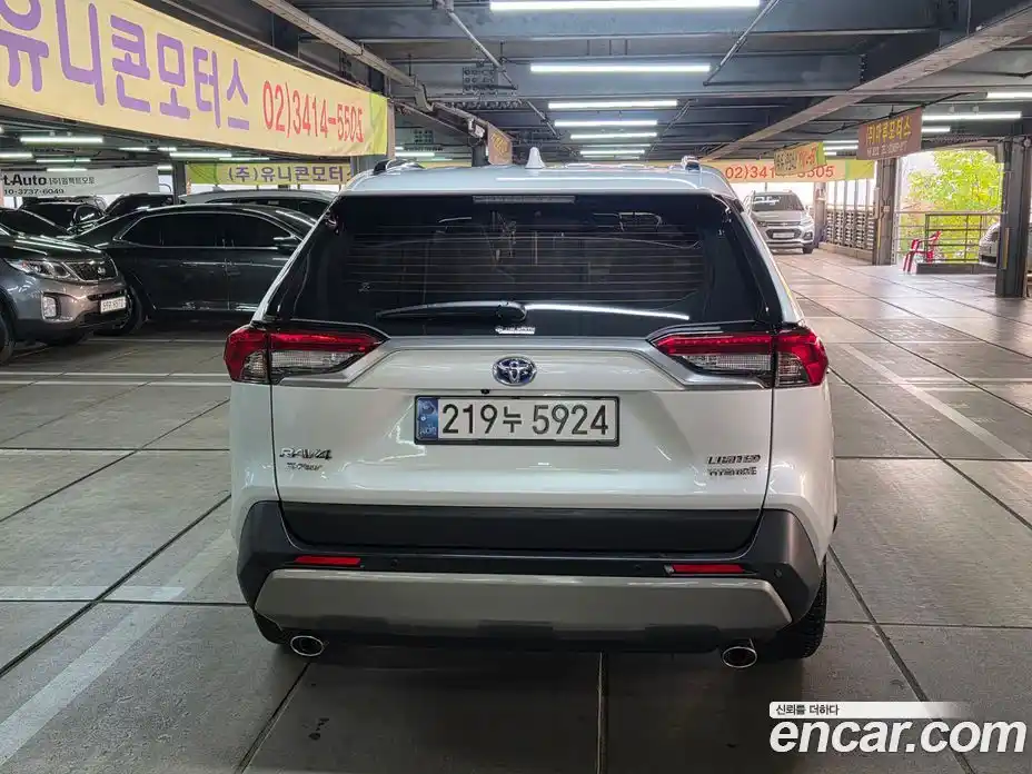 Toyota RAV4 2024 2.5 Автомат в Москве № 215625, фото 19