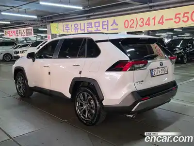 Toyota RAV4 2024 2.5 Автомат в Москве № 215625, миниатюра 2