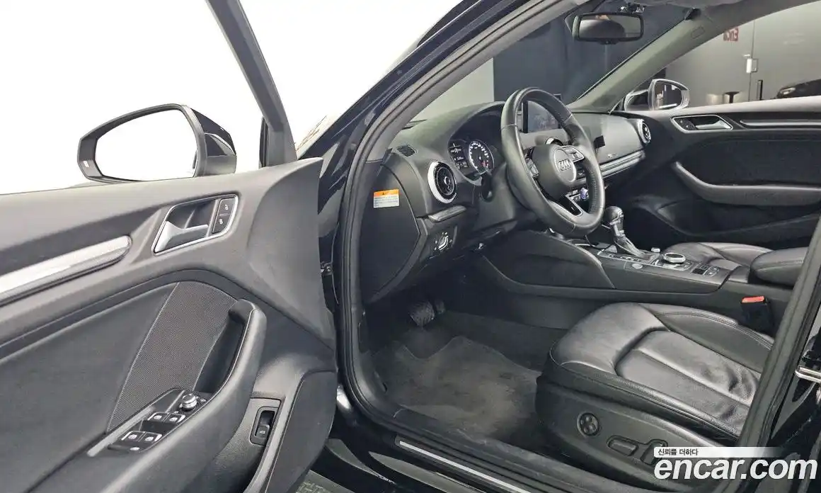 Audi A3 2018 2.0 Автомат в Москве № 229962, фото 16