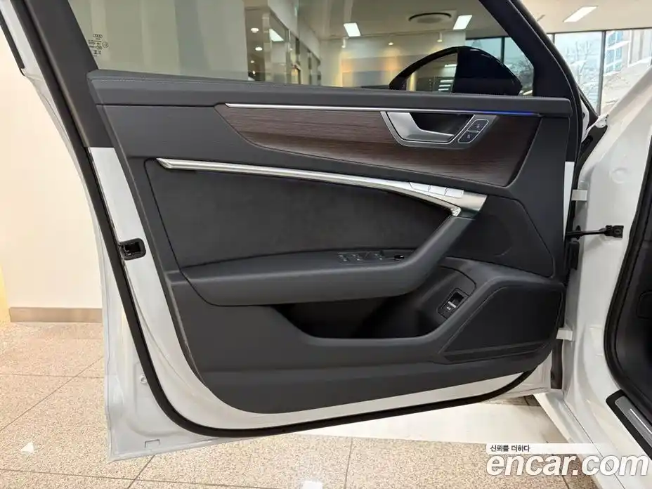 Audi A6 2025 2.0 Автомат в Москве № 230308, фото 11