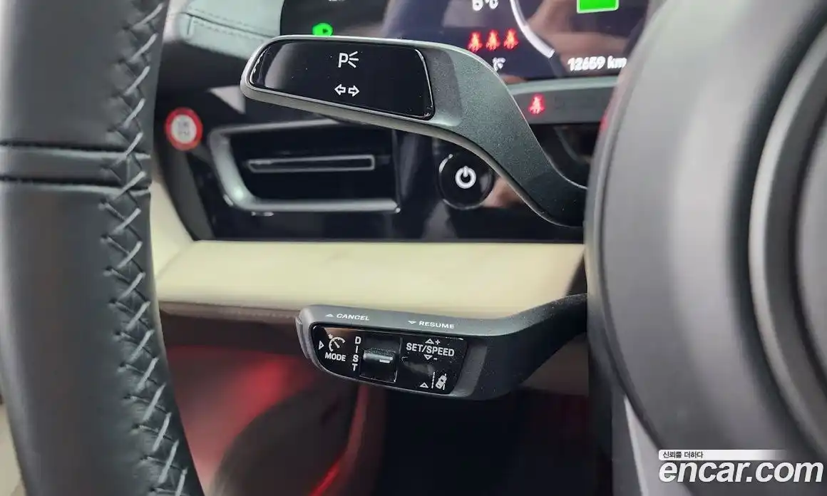 Porsche Taycan 2025 0.1 Автомат в Москве № 230907, фото 17