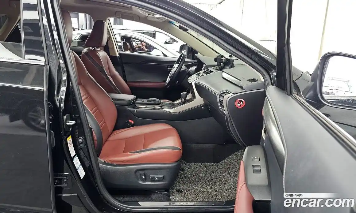 Lexus NX 2017 2.5 Автомат в Москве № 232012, фото 14