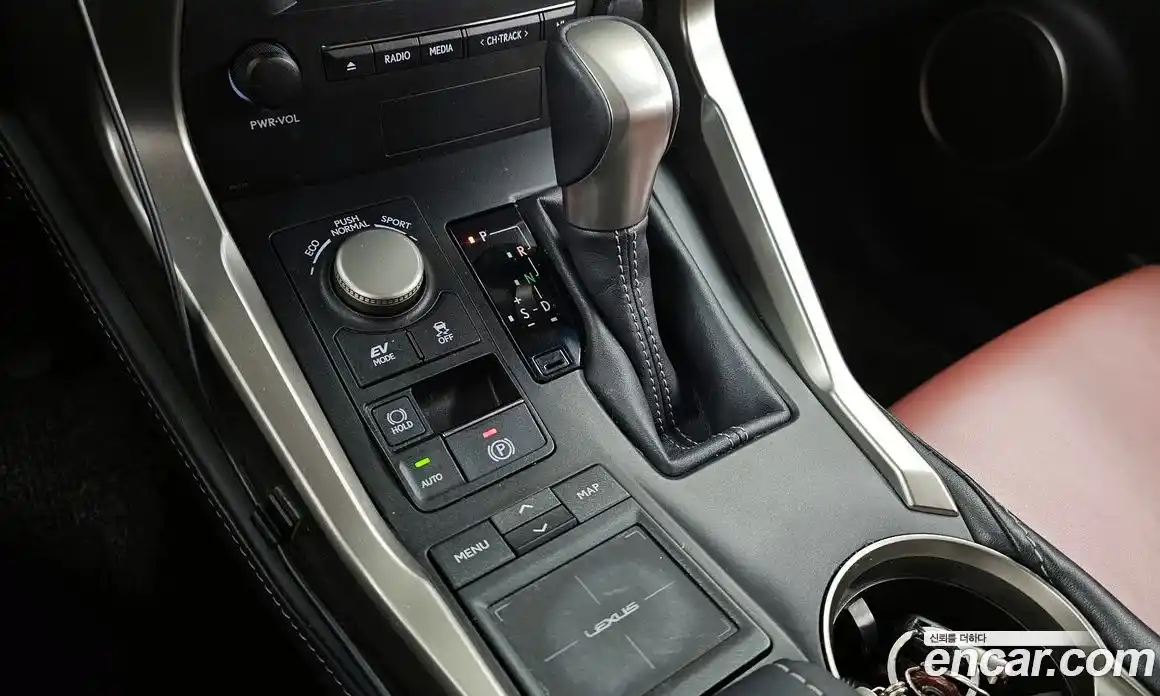 Lexus NX 2017 2.5 Автомат в Москве № 232012, фото 6