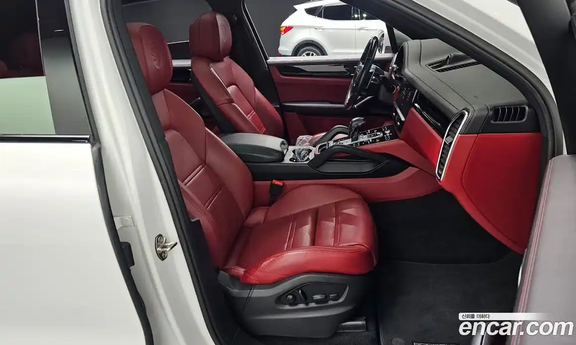 Porsche Cayenne 2022 3.0 Автомат в Москве № 251848, фото 12