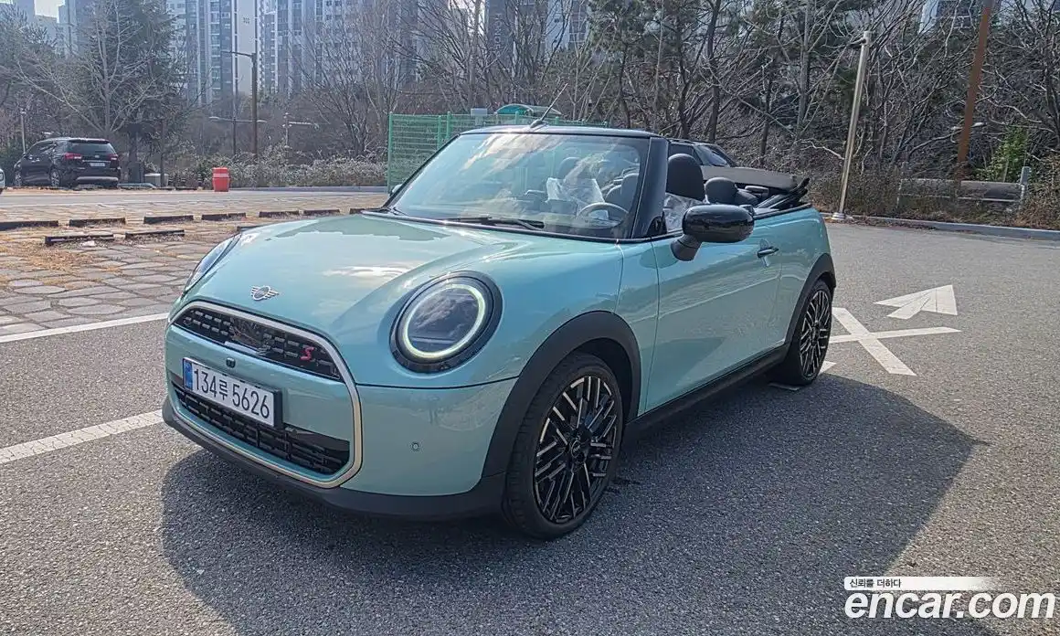 Mini Cooper Convertible 2025 2.0 Автомат в Москве № 271714, фото 1