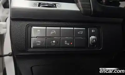 SsangYong Rexton 2019 2.2 Автомат в Москве № 30467, миниатюра 8