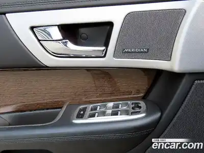 Jaguar XF 2015 2.0 Автомат в Москве № 305187, миниатюра 11