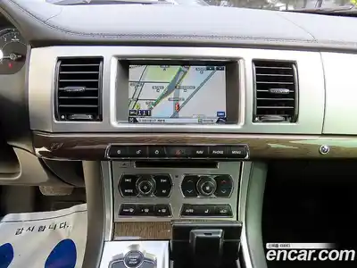 Jaguar XF 2015 2.0 Автомат в Москве № 305187, миниатюра 12
