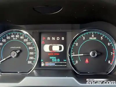 Jaguar XF 2015 2.0 Автомат в Москве № 305187, миниатюра 9