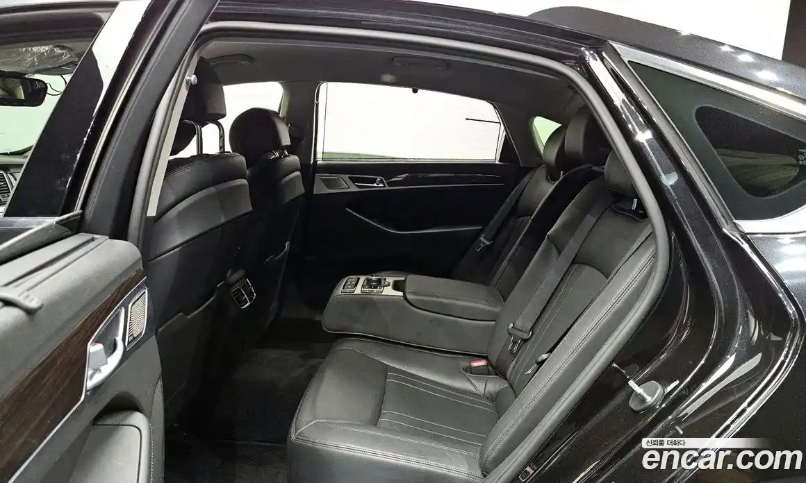 Genesis G80 2018 3.3 Автомат в Москве № 323047, фото 16