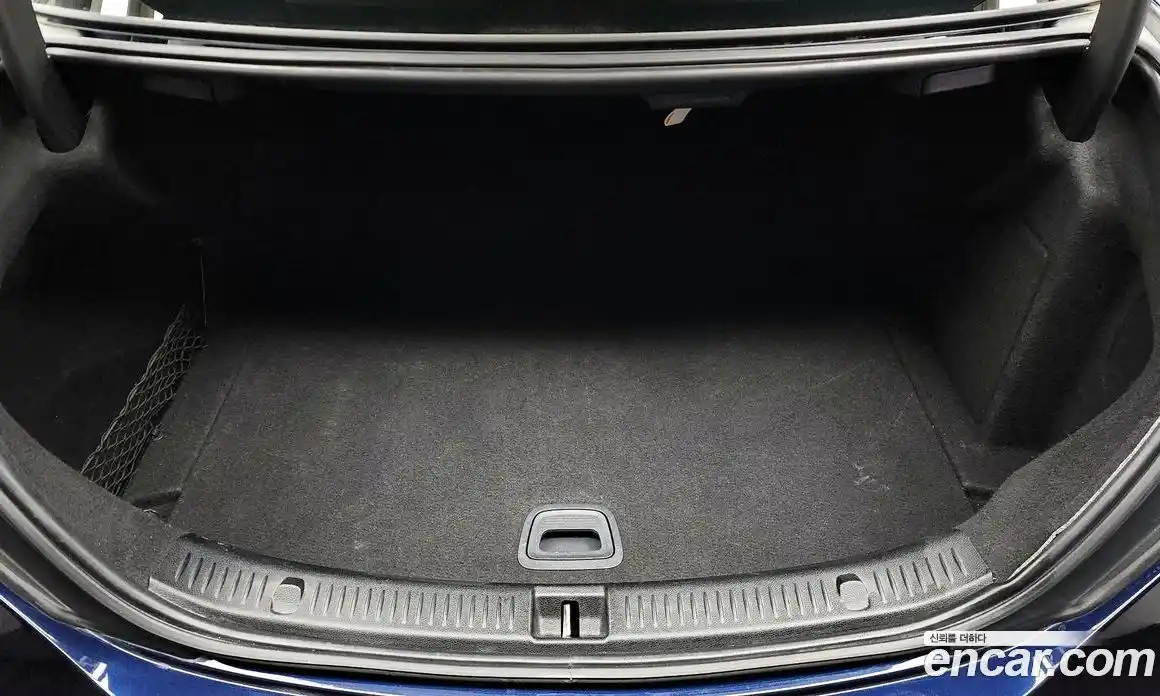 Mercedes-Benz E-Class 2021 1.9 Автомат в Москве № 324910, фото 20