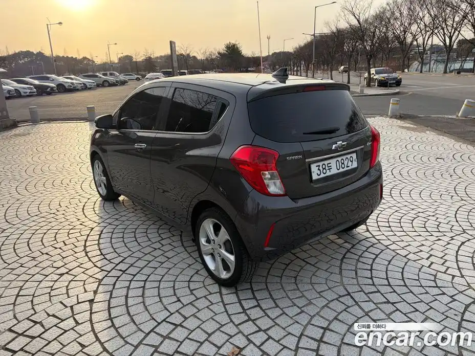Chevrolet Spark 2016 1.0 Автомат в Москве № 371075, фото 7
