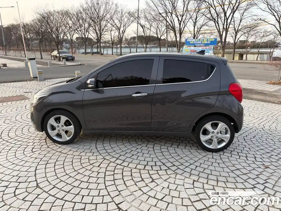 Chevrolet Spark 2016 1.0 Автомат в Москве № 371075, фото 8