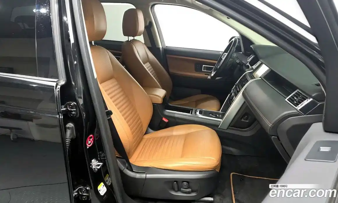 Land Rover Discovery Sport 2018 2.0 Автомат в Москве № 392451, фото 11