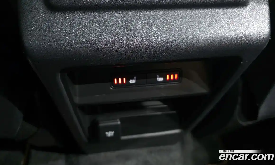 Land Rover Discovery Sport 2018 2.0 Автомат в Москве № 392451, фото 19