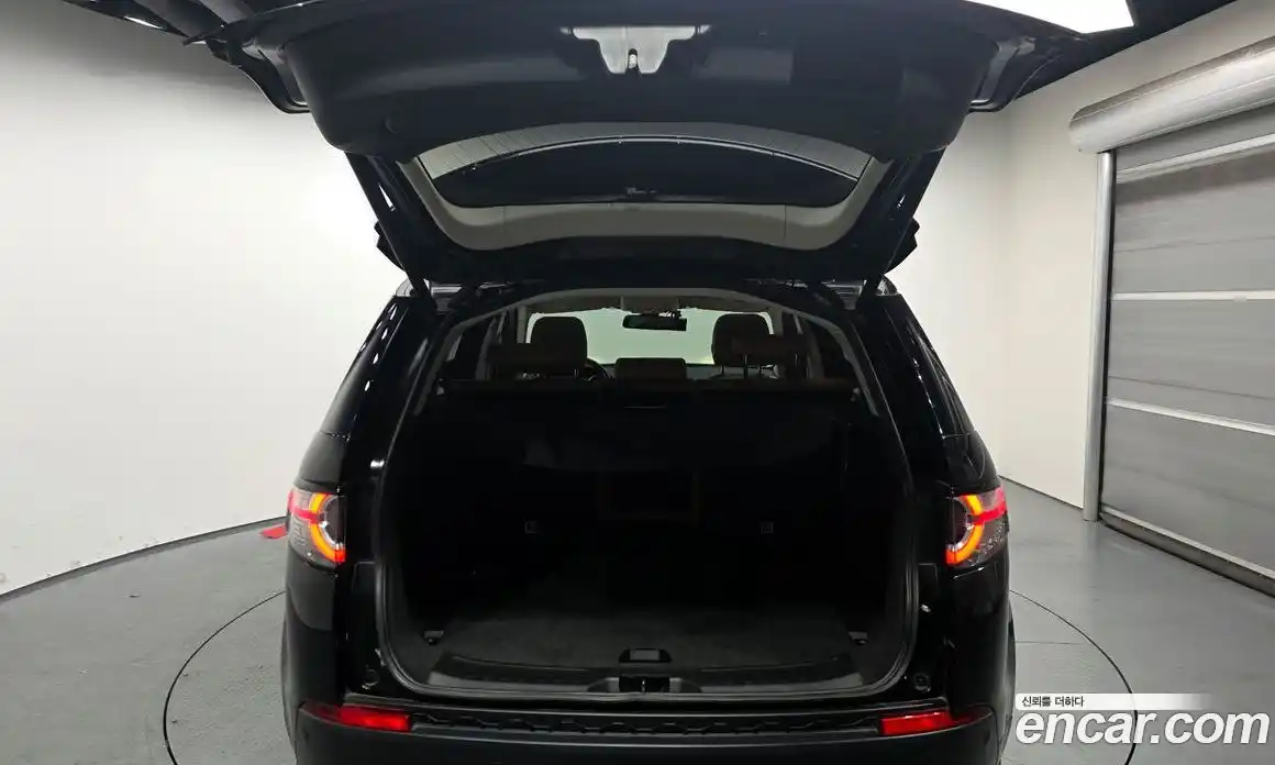 Land Rover Discovery Sport 2018 2.0 Автомат в Москве № 392451, фото 20