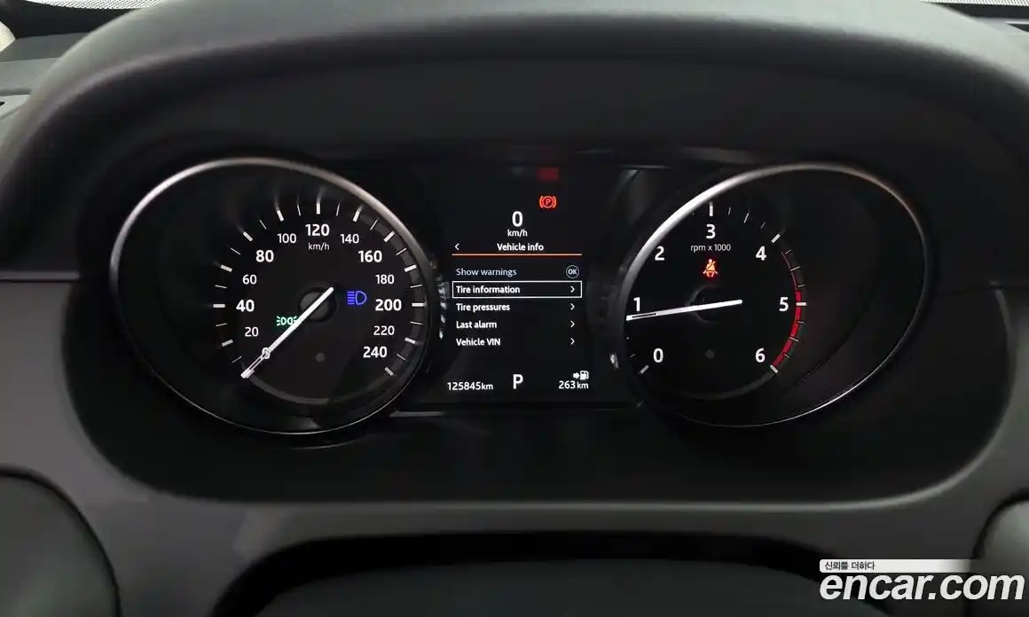 Land Rover Discovery Sport 2018 2.0 Автомат в Москве № 392451, фото 8