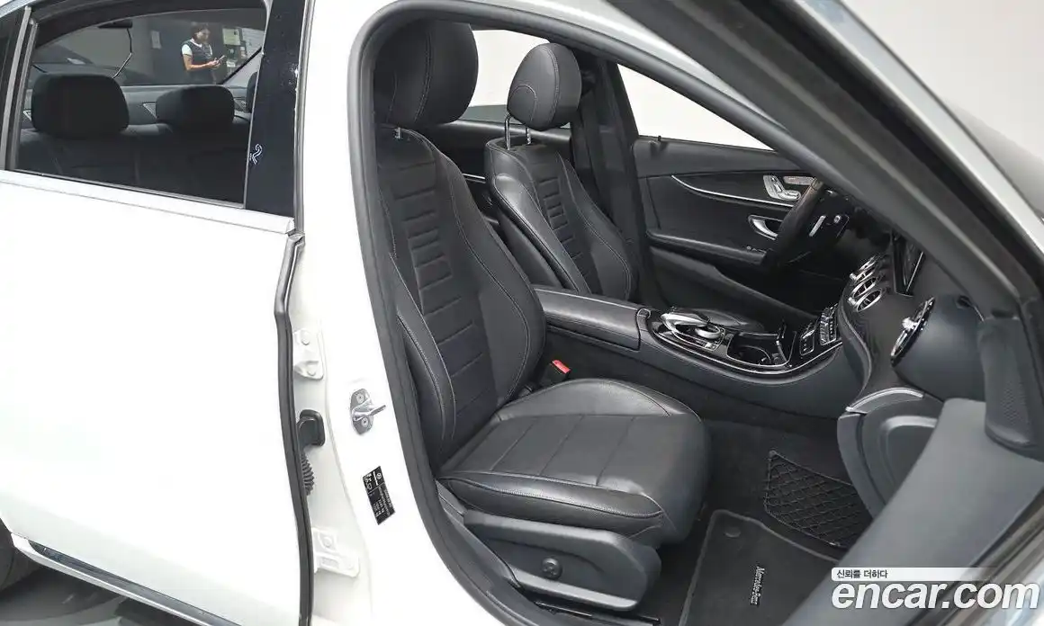 Mercedes-Benz E-Class 2018 2.0 Автомат в Москве № 412530, фото 11