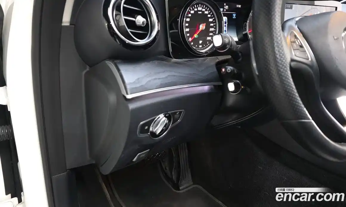 Mercedes-Benz E-Class 2018 2.0 Автомат в Москве № 412530, фото 13