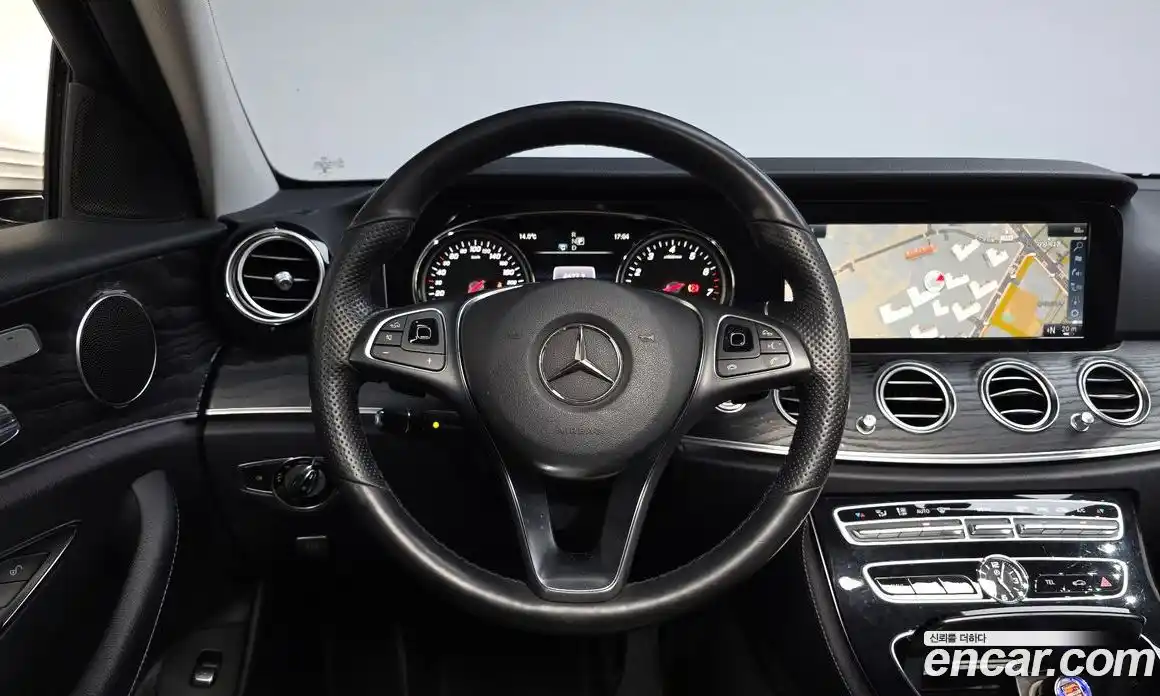 Mercedes-Benz E-Class 2018 2.0 Автомат в Москве № 412530, фото 14