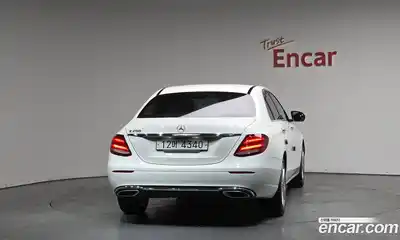 Mercedes-Benz E-Class 2018 2.0 Автомат в Москве № 412530, миниатюра 4