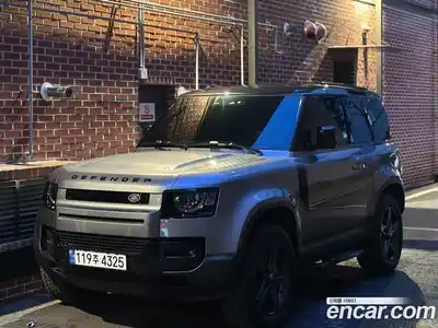 Land Rover Defender, 2023