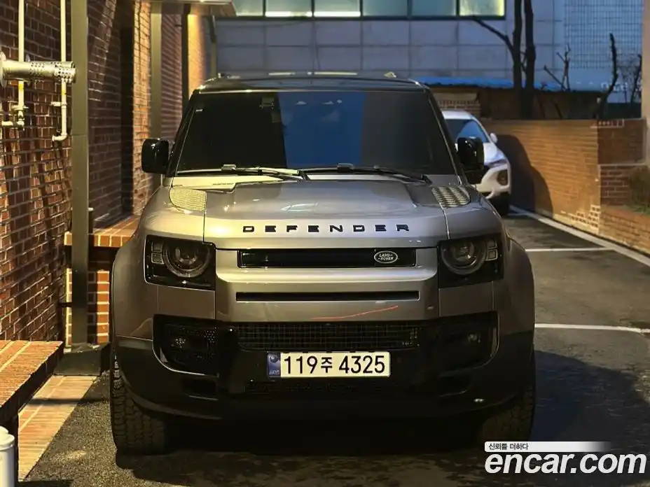 Land Rover Defender 2023 3.0 Автомат в Москве № 416492, фото 4