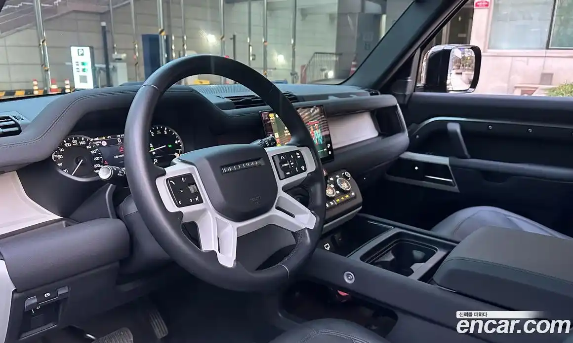 Land Rover Defender 2023 3.0 Автомат в Москве № 416492, фото 7