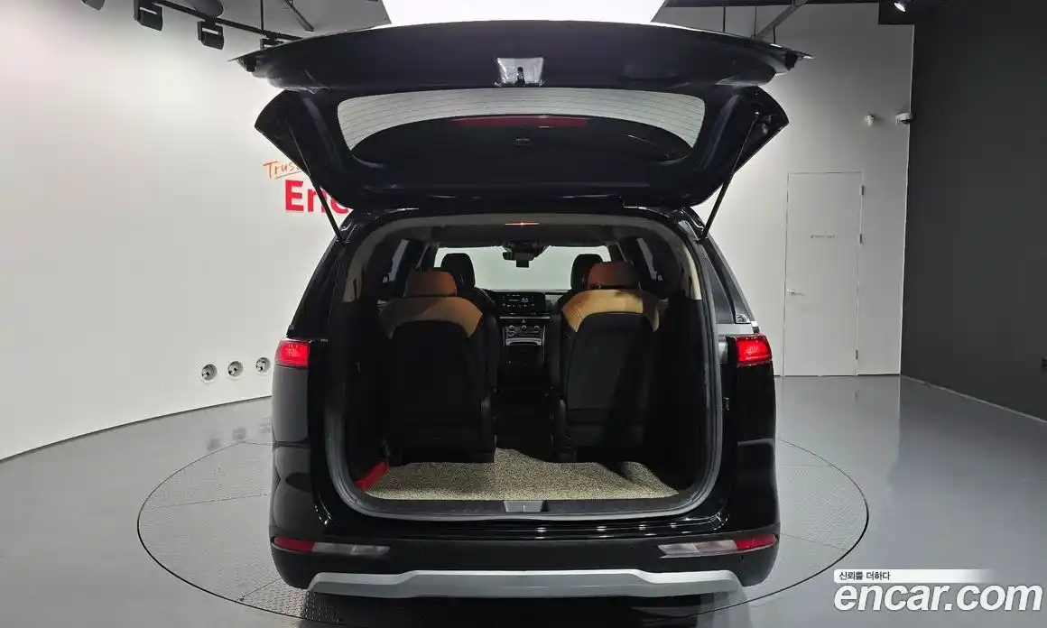 Kia Canival 2022 2.2 Автомат в Москве № 56239, фото 11