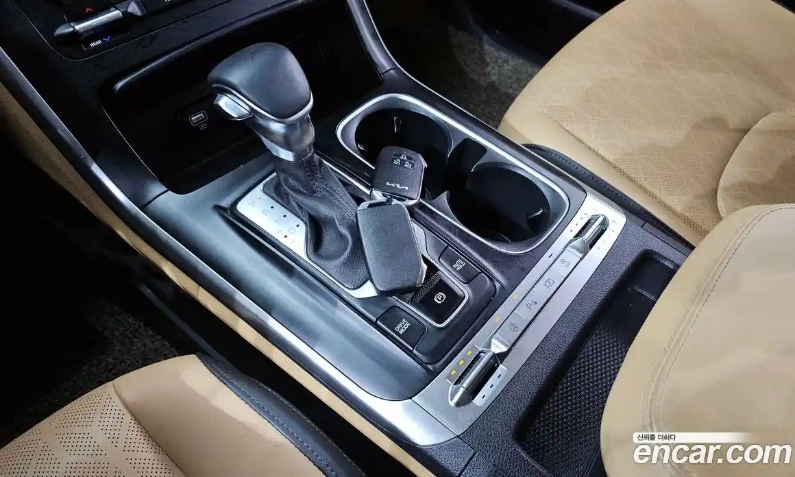 Kia Canival 2022 2.2 Автомат в Москве № 56239, фото 12