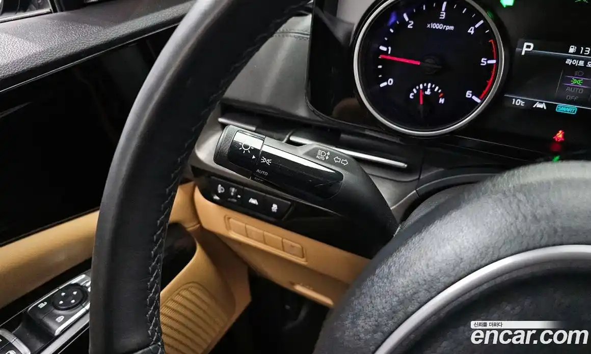 Kia Canival 2022 2.2 Автомат в Москве № 56239, фото 17