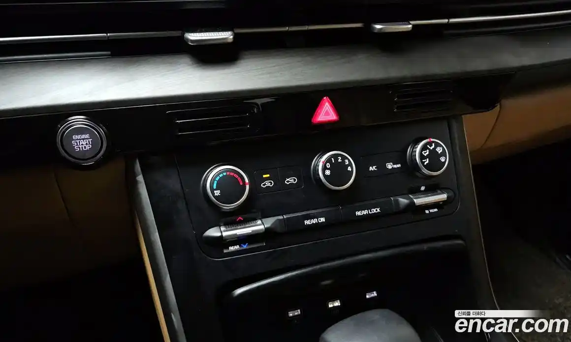 Kia Canival 2022 2.2 Автомат в Москве № 56239, фото 9